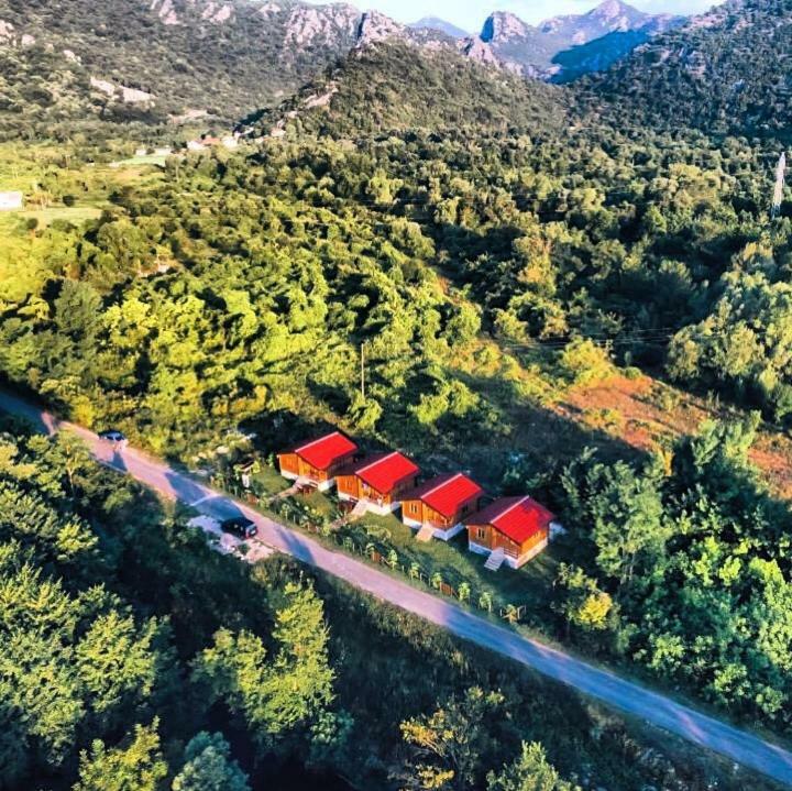 Orahovo Cottages Virpazar Eksteriør billede